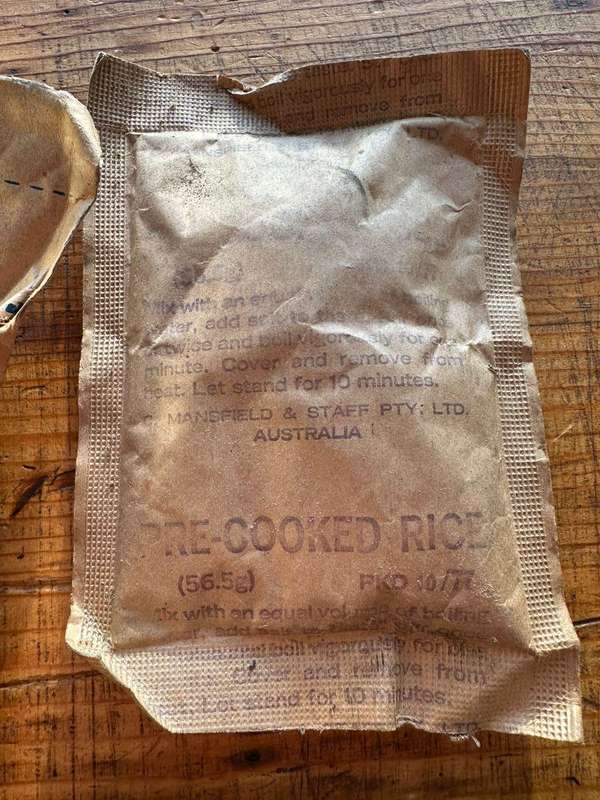 Original Rhodesian rat packs, only for display purpose. Not consumption. One complete,one uncomplete