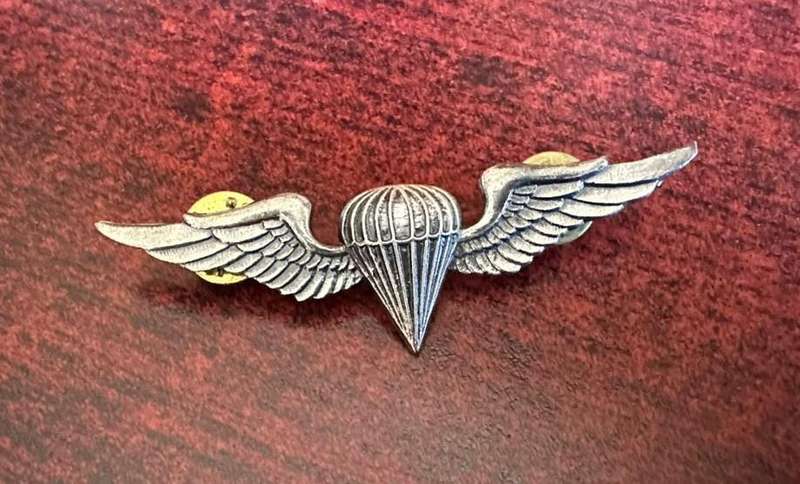SWA basic parachute qualified wing. Oxidised silver breast badge. Approved in 1982- 2 Pins