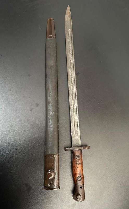 1907 Pattern bayonet,Sanderson makers mark, with scabbard. Please note that the button on the scabba