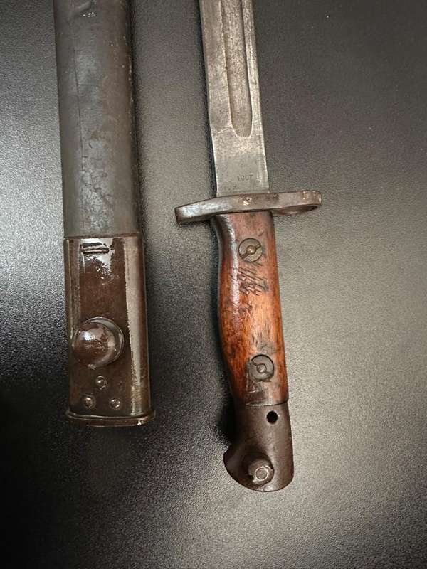 1907 Pattern bayonet,Sanderson makers mark, with scabbard. Please note that the button on the scabba