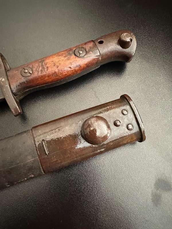 1907 Pattern bayonet,Sanderson makers mark, with scabbard. Please note that the button on the scabba
