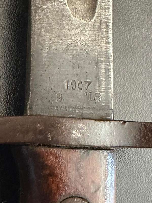 1907 Pattern bayonet,Sanderson makers mark, with scabbard. Please note that the button on the scabba