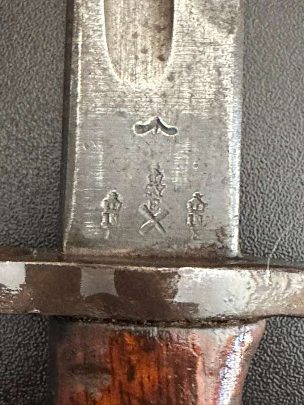 1907 Pattern bayonet,Sanderson makers mark, with scabbard. Please note that the button on the scabba