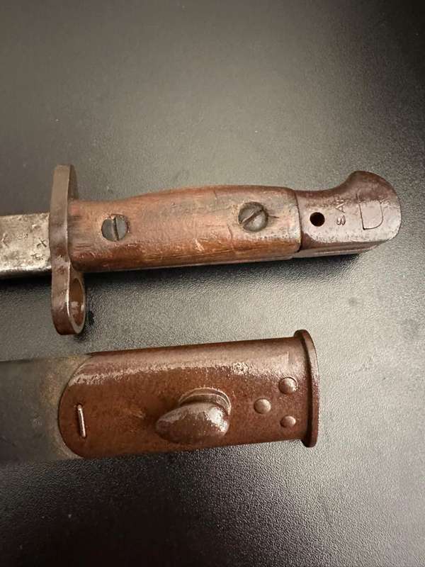 1907 Pattern bayonet with scabbard. Wilkinson makers markings.