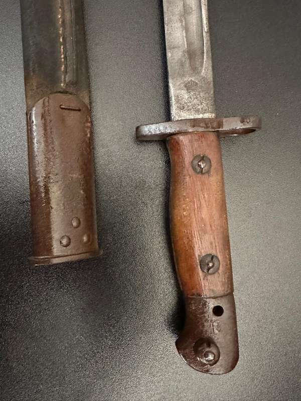 1907 Pattern bayonet with scabbard. Wilkinson makers markings.