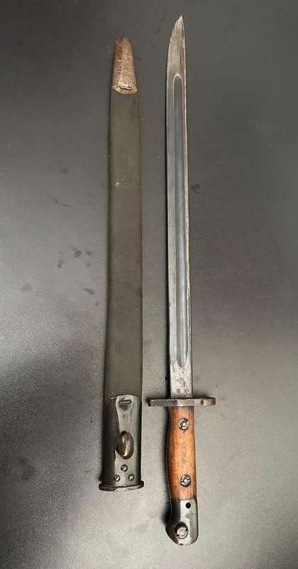 1907 Pattern bayonet with scabbard. Good condition.