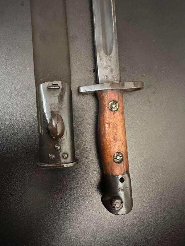 1907 Pattern bayonet with scabbard. Good condition.