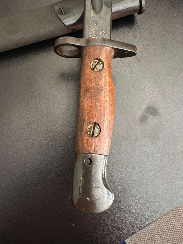 1907 Pattern bayonet with scabbard. Good condition.