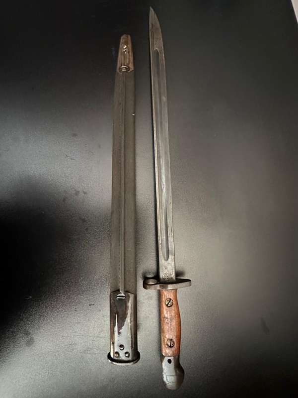 1907 Pattern bayonet with scabbard. Good condition.
