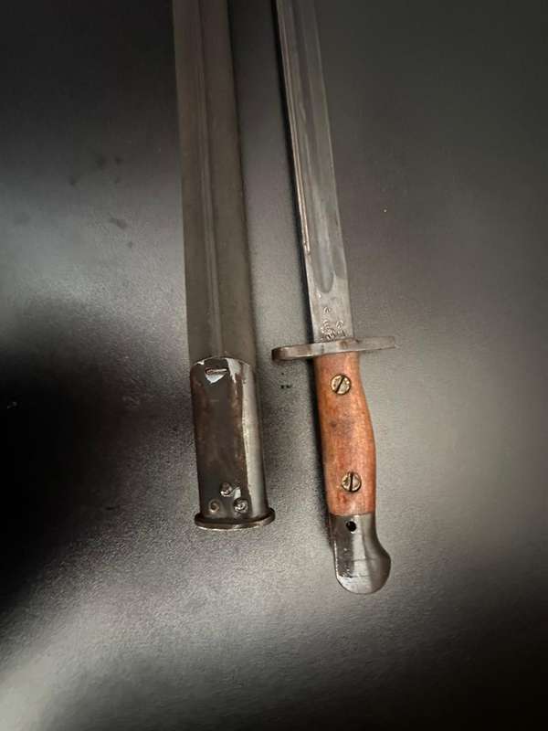1907 Pattern bayonet with scabbard. Good condition.