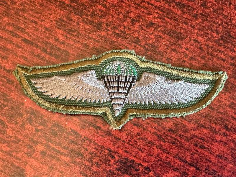 Zambian Army basic static line parachute wings. Embroidered