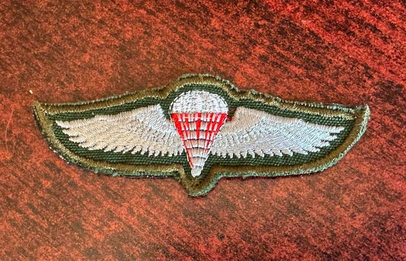 Zambian Army free fall para wing. Embroidered.