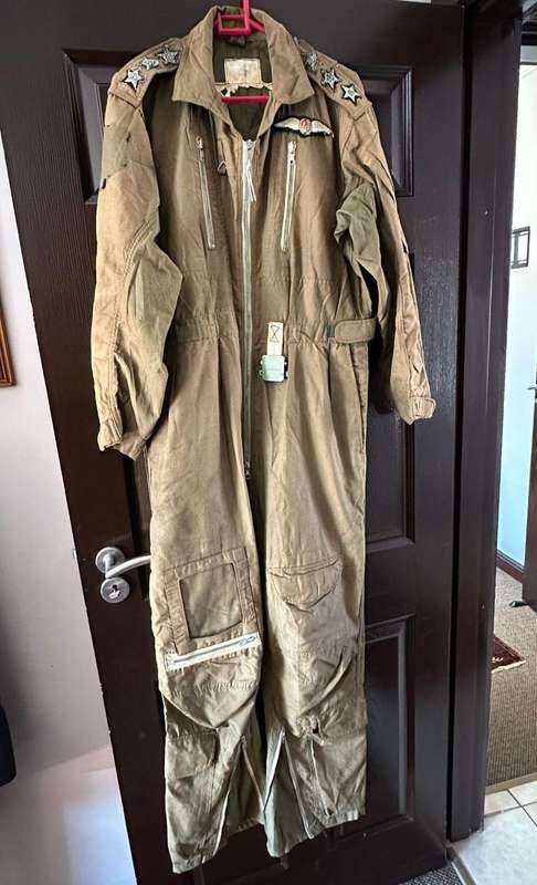 Border war period flight overall. Zips working. Comes with ranks and pilots wing, as well as surviva