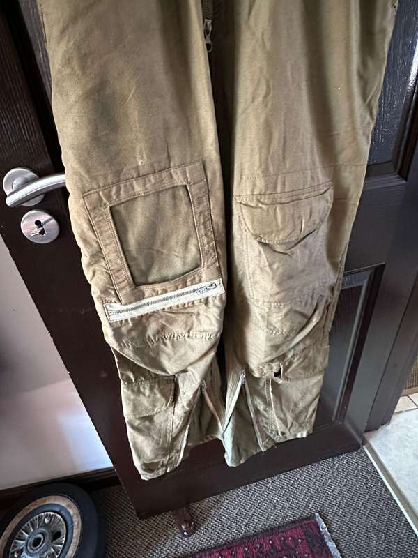 Border war period flight overall. Zips working. Comes with ranks and pilots wing, as well as surviva