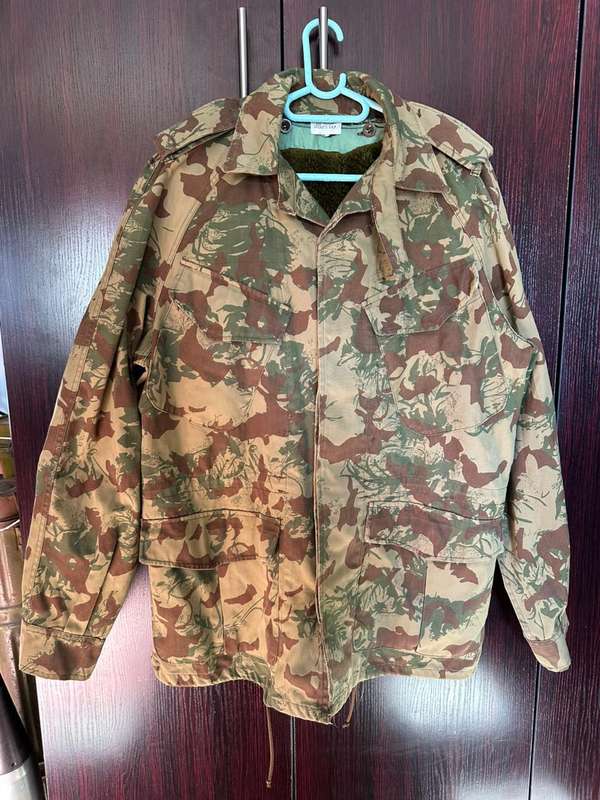 Police task force 2nd pattern camo jacket, size large to xtra large. Measures 62 cm armpit to armpit