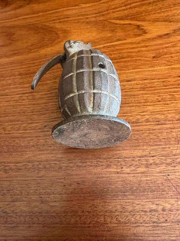 Mills no. 36 rifle grenade with base plate for the . 303 riflle. FFE