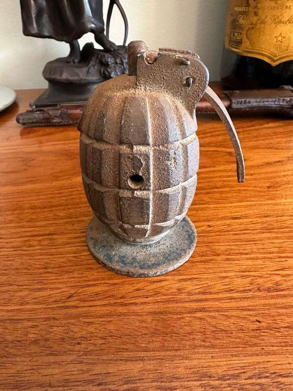 Mills no. 36 rifle grenade with base plate for the . 303 riflle. FFE