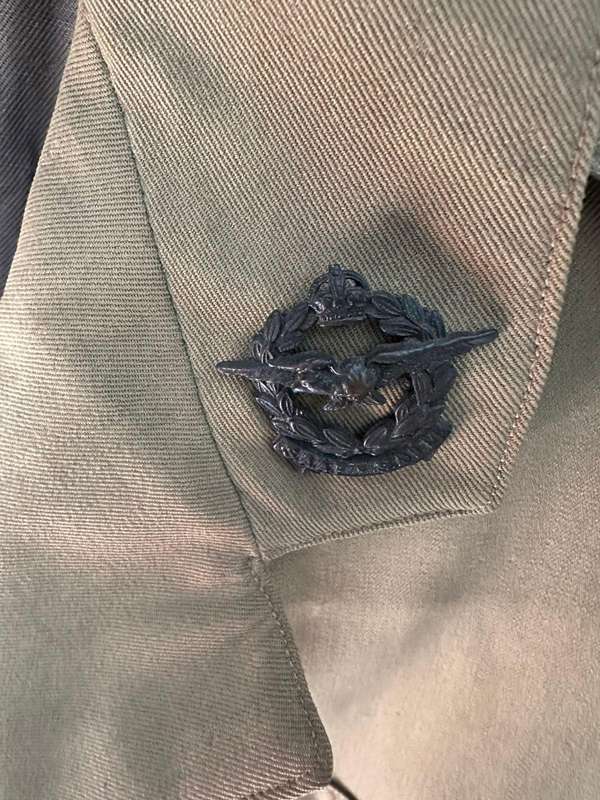 SA Air force, authentic WW2 period tunic. Size small, measures 40 cm armpit to armpit. Good conditio