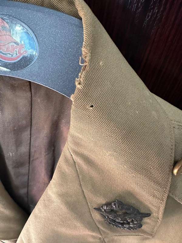 SA Air force, authentic WW2 period tunic. Size small, measures 40 cm armpit to armpit. Good conditio