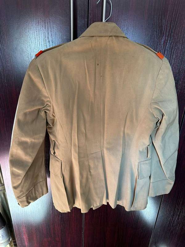 SA Air force, authentic WW2 period tunic. Size small, measures 40 cm armpit to armpit. Good conditio