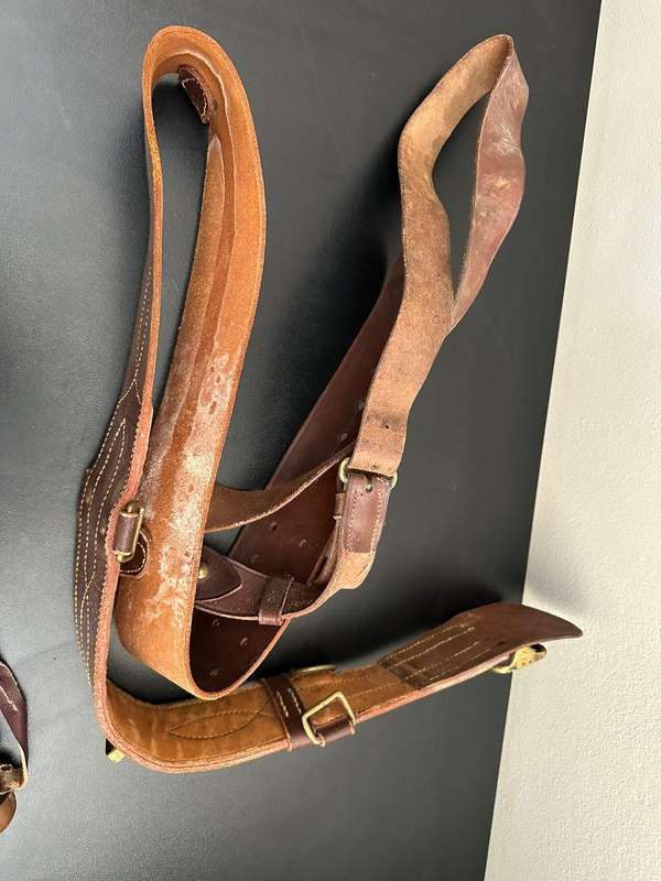 Old Police Sambrown and batton. No markings - 1