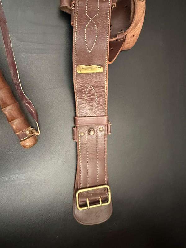 Old Police Sambrown and batton. No markings - 1