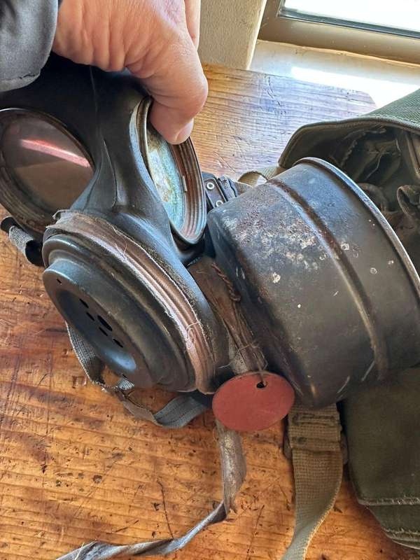 British MK 11 light anti gas respirator from WW2. Comes with carry bag.