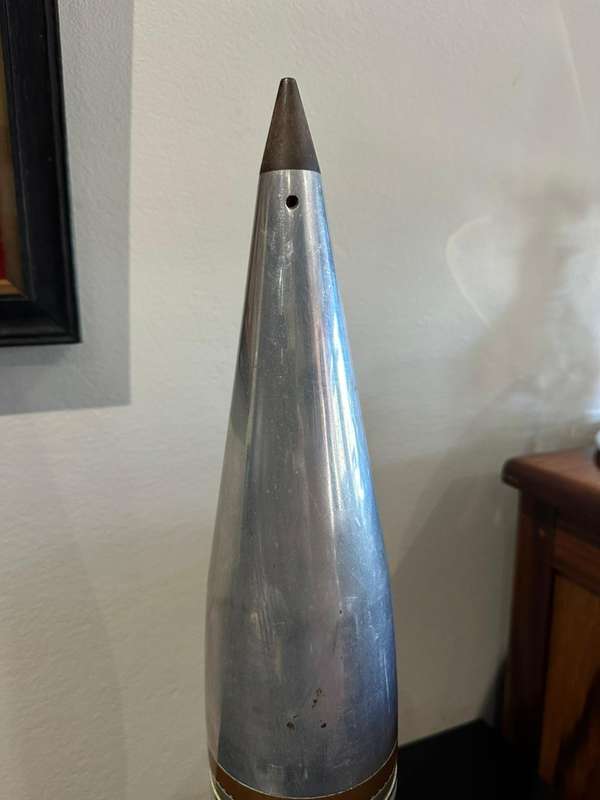 90 mm Practice projectile for Ratel 90 or Eland 90. Height 50,5 cm, diameter at base 9 cm.