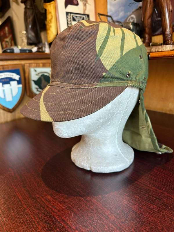 Original Rhodesian camo flap cap. Good condition with no damage, inside ring measures 54 cm.