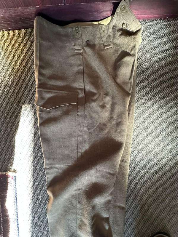 Old SA army Bunny jacket (size large). Measures 52cm armpit to armpit , labelled and dated 1956. Siz