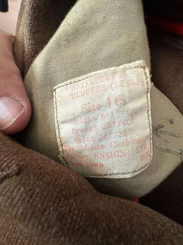 Old SA army Bunny jacket (size large). Measures 52cm armpit to armpit , labelled and dated 1956. Siz