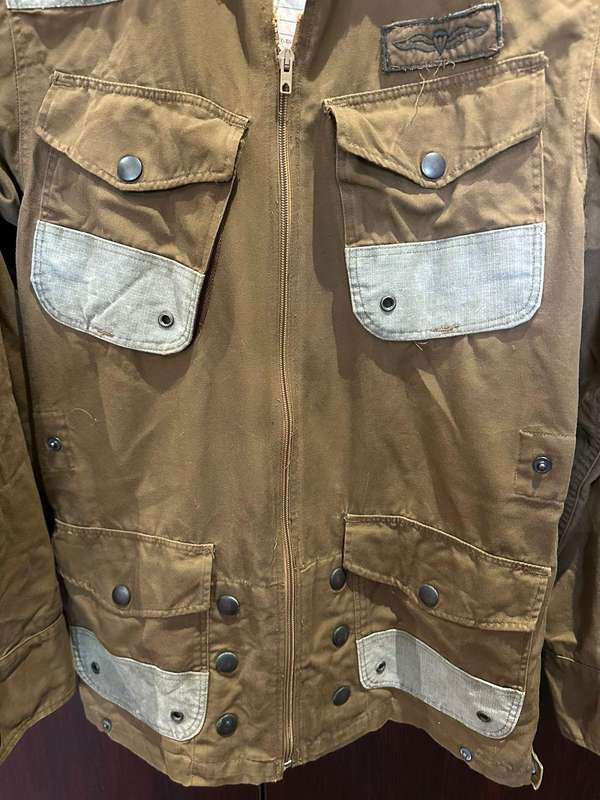 Border war period 2nd pasttern jump jacket. Labelled and dated 1985. Size medium. Measures 53 cm arm