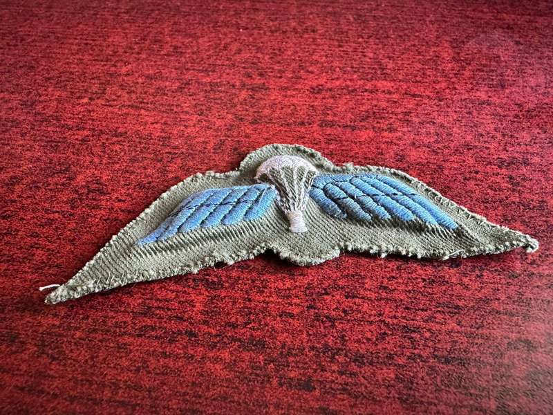 Rhodesian paratrooper wing for field uniform. Worn 1960's-1980. Padded. Authentic used item.