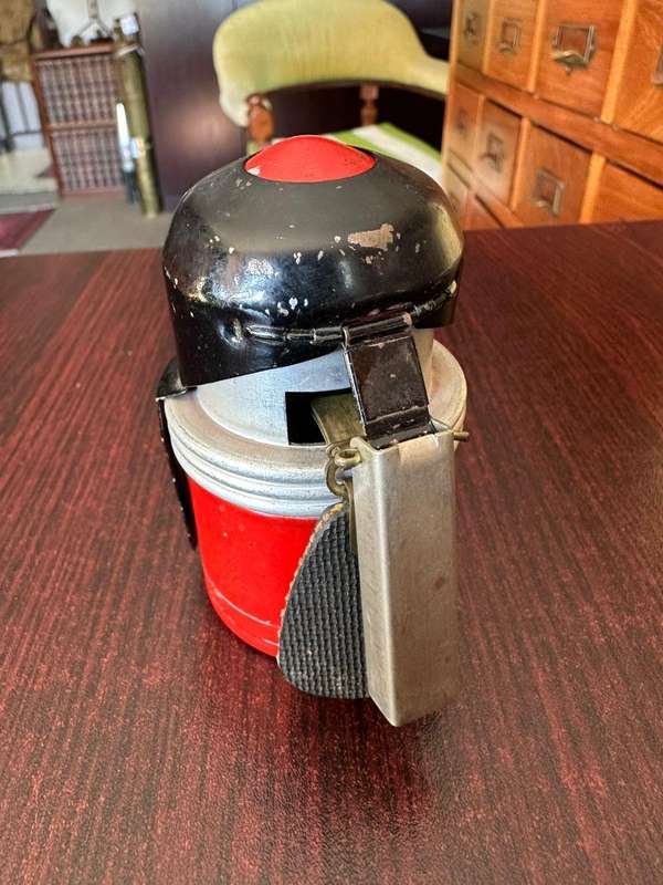 Italian WW2 hand grenade. Also called the Red Devil, because it frequently failed.