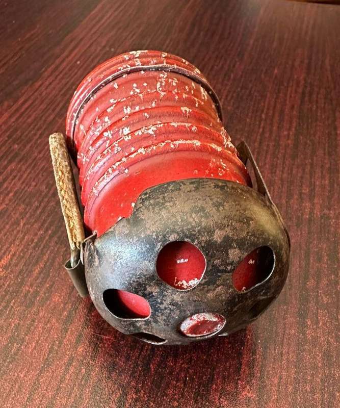 Italian WW2 hand grenade. Called the Red Devil because it frequently failed.