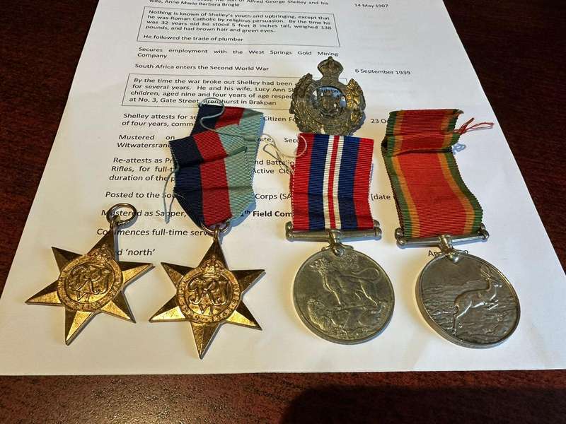 Group of 4: To 83591 E.B. Shelley Witwatersrand Rifles and SA engineers corps. Comes with WW2 Vintag
