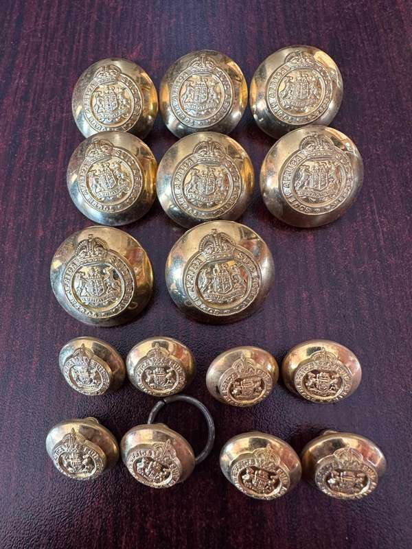 SA Gilt officers tunic buttons . Staff corps. 8x Large, diameter 25mm and medium size. 8 In total, d