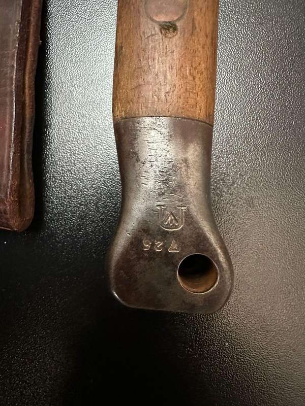 Boer war pattern 1888 MK1, bayonet. Leather covered metal scabbard with frog. Wilkinson makers mark.