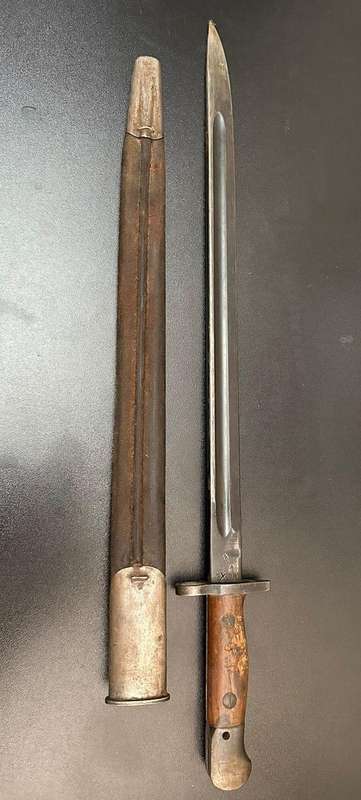1907 Pattern bayonet with scabbard. Please look at pictures for markings. Still good condition.