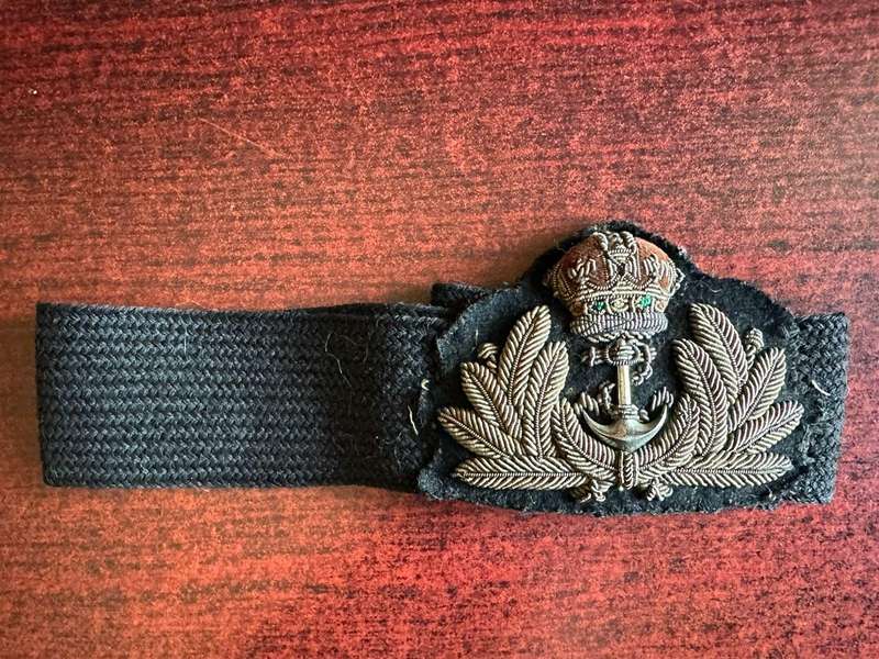 SA Navy pre 1961 officers cap badge. Padded + bullion embroidered.