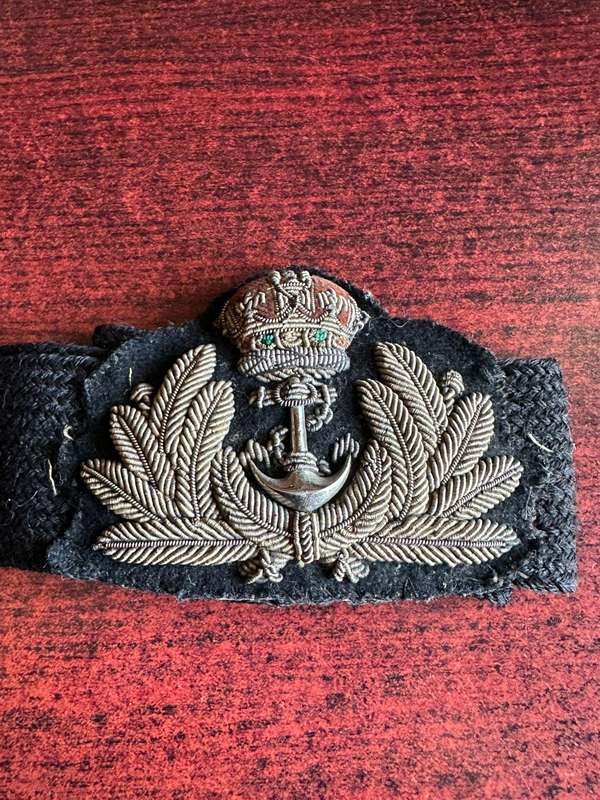SA Navy pre 1961 officers cap badge. Padded + bullion embroidered.