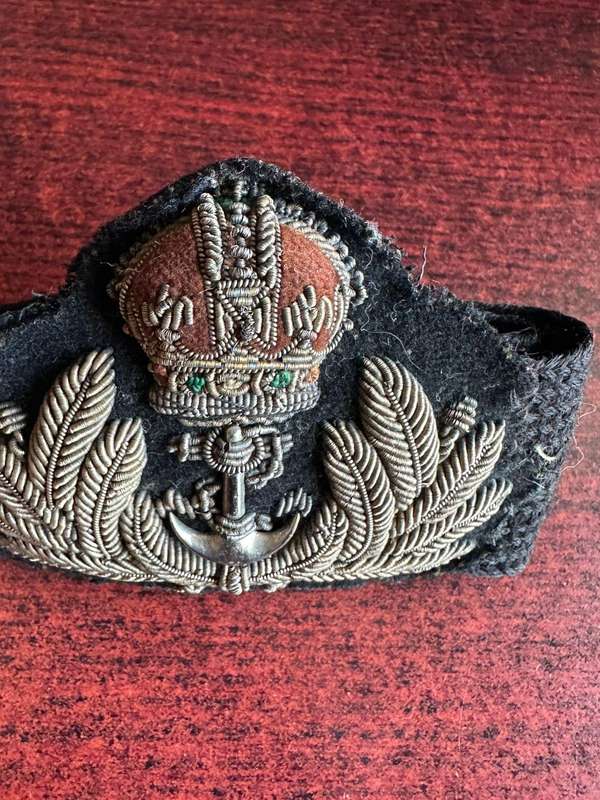 SA Navy pre 1961 officers cap badge. Padded + bullion embroidered.