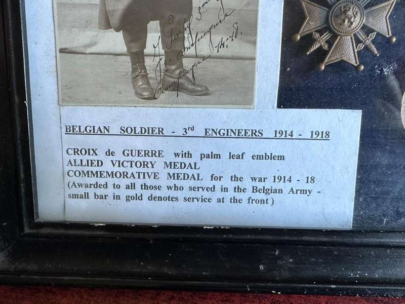 WW1 medals. Awarded to a Belgian soldier, 3rd engineers 1914-18. Framed with a signed picture of the