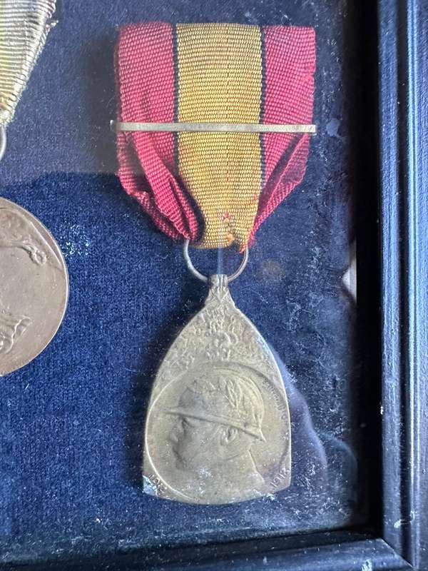WW1 medals. Awarded to a Belgian soldier, 3rd engineers 1914-18. Framed with a signed picture of the