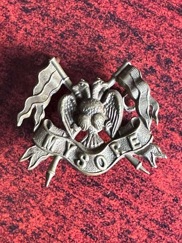 Imperial service Lancers badge. 4 Lugs,measures 35x30 mm.