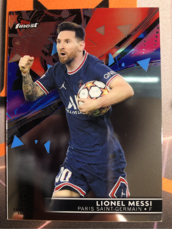 Lionel Messi Topps Finest 2022 soccer trading card