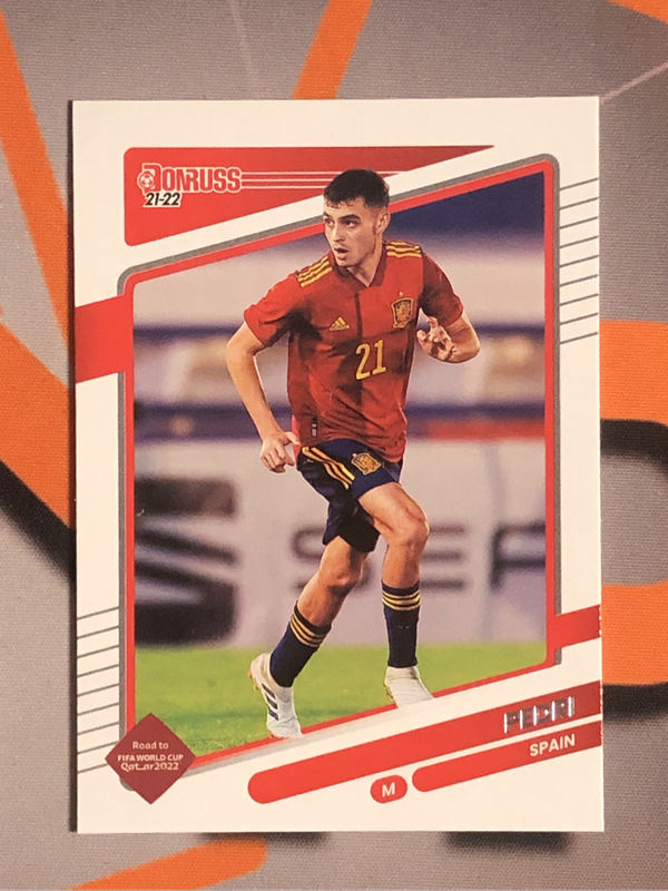 Pedri Road to Qatar 2021 soccer trading card