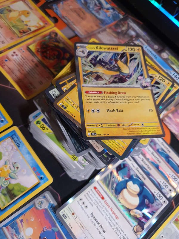 Discounted BULK 200 Pokemon card BUNDLE (Vintage,Holos,EX's and much more!)