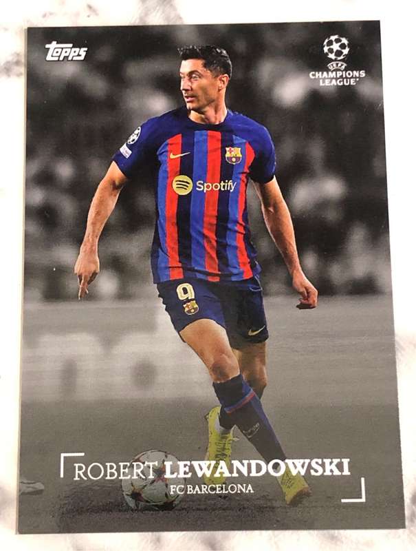 Robert Lewandowski Topps Simplicidad 2023 Soccer trading card