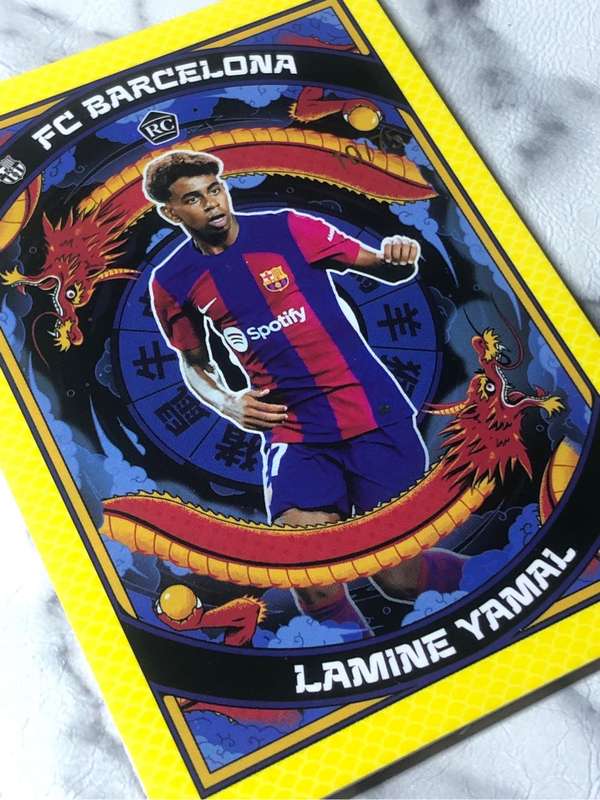 Lamine Yamal Rookie NUMBERED out of 75 Yellow Dragon  Topps 2024 soccer trading card